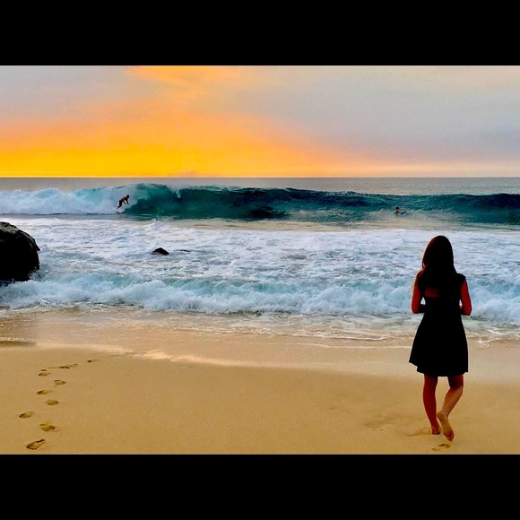 Meet your Posher, Amanda W Reeves! ♥️💕♒️ - Picture 1 of 1